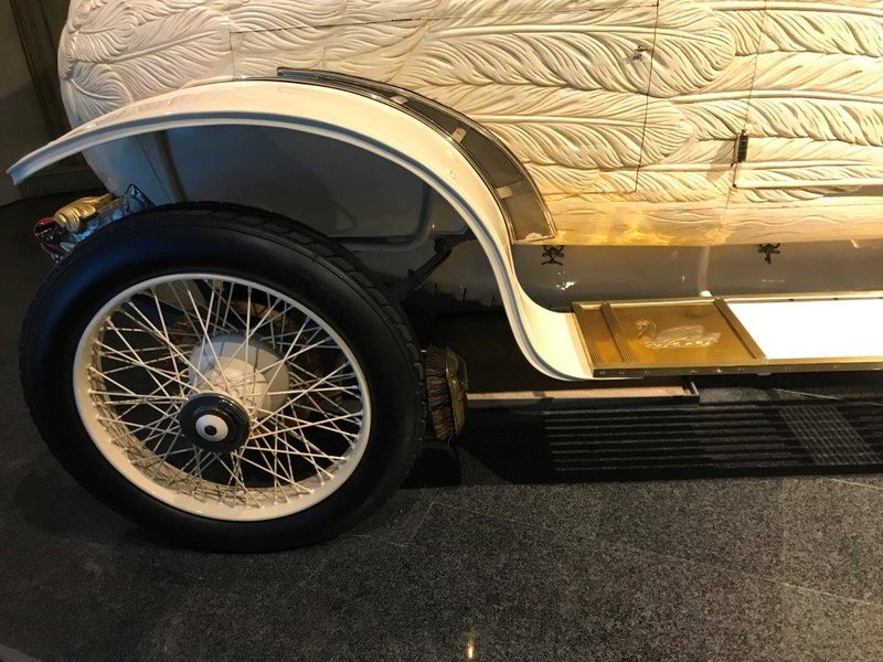 Also included: brushes to remove elephant shit from wheels